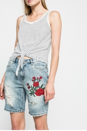 pantaloni scurti de blugi cu imprimeu floral